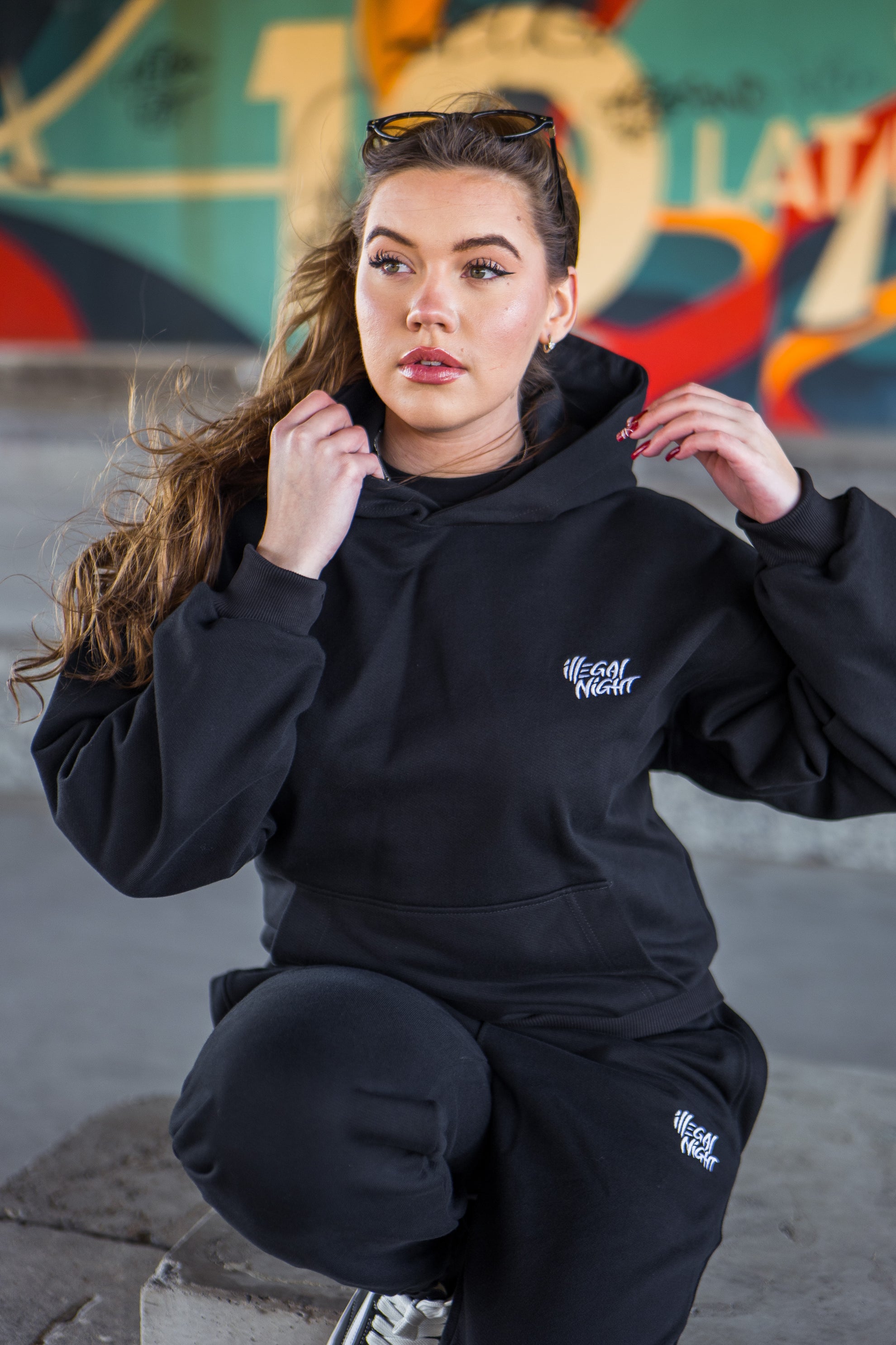 OVERSIZE BLACK HOODIE