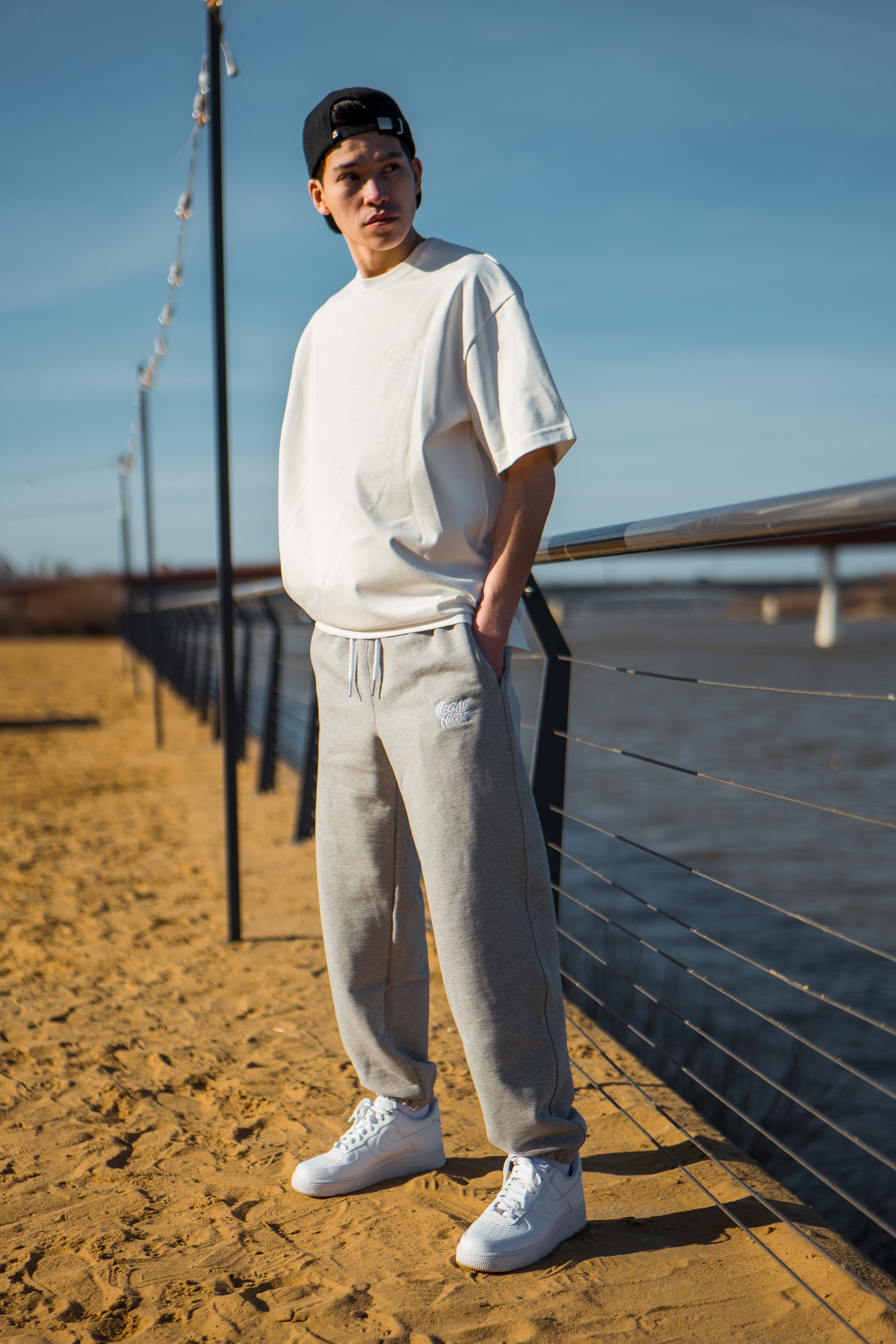 OVERSIZE GREY SWEATPANTS