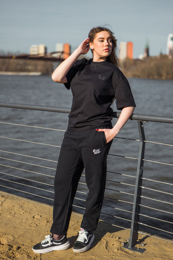 OVERSIZE BLACK T-SHIRT