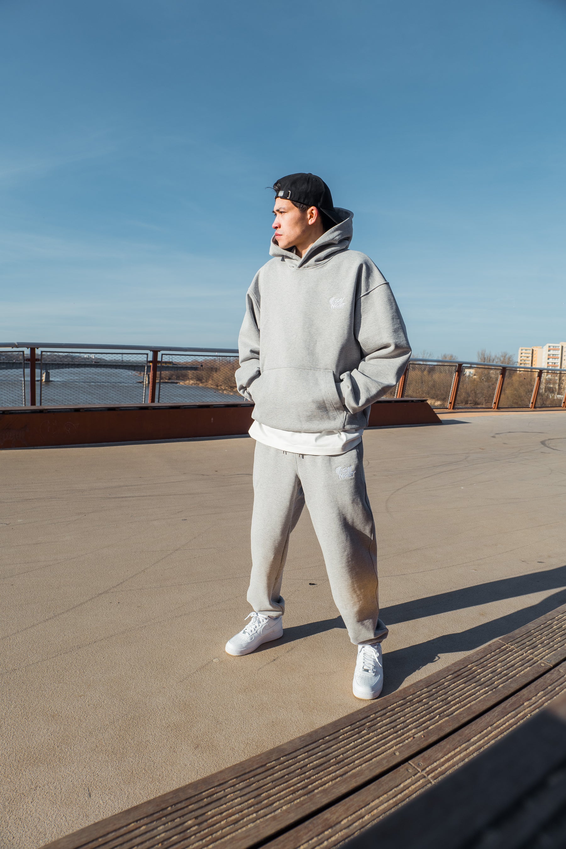 OVERSIZE GREY SWEATPANTS