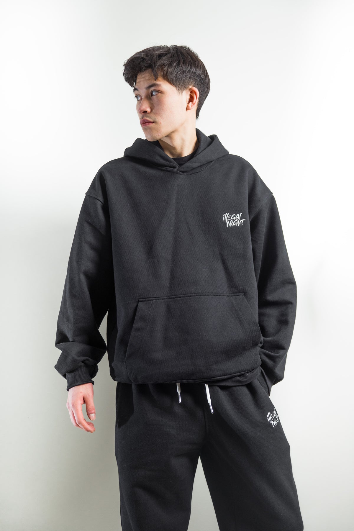 OVERSIZE BLACK SWEATPANTS